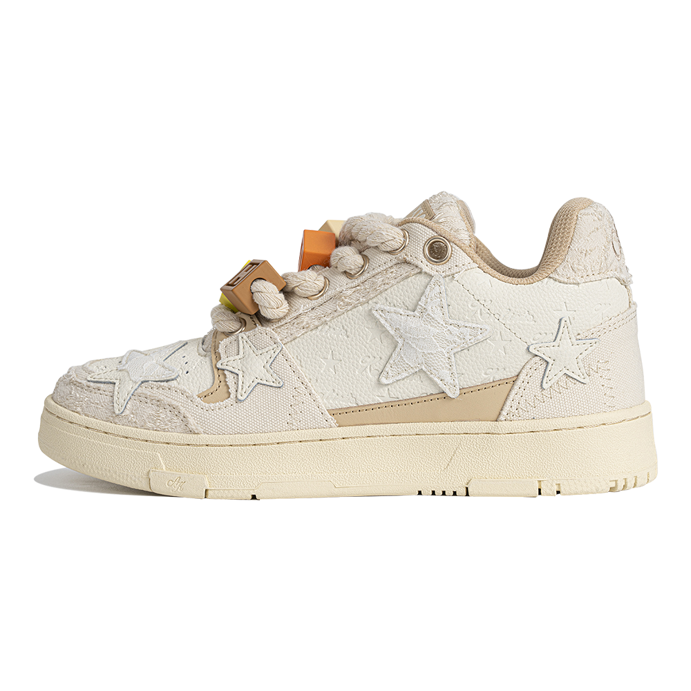 KAALIXTO Beige Retro Star Sneakers-Lace Limited